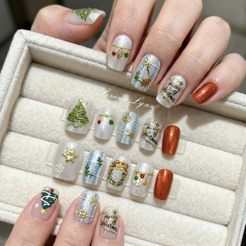 Cross-Border Manicure New Christmas Snow Night Cat Eye Wearable Nails Small Fresh Gilt Fake Nails Finished Nail Pieces Wholesale