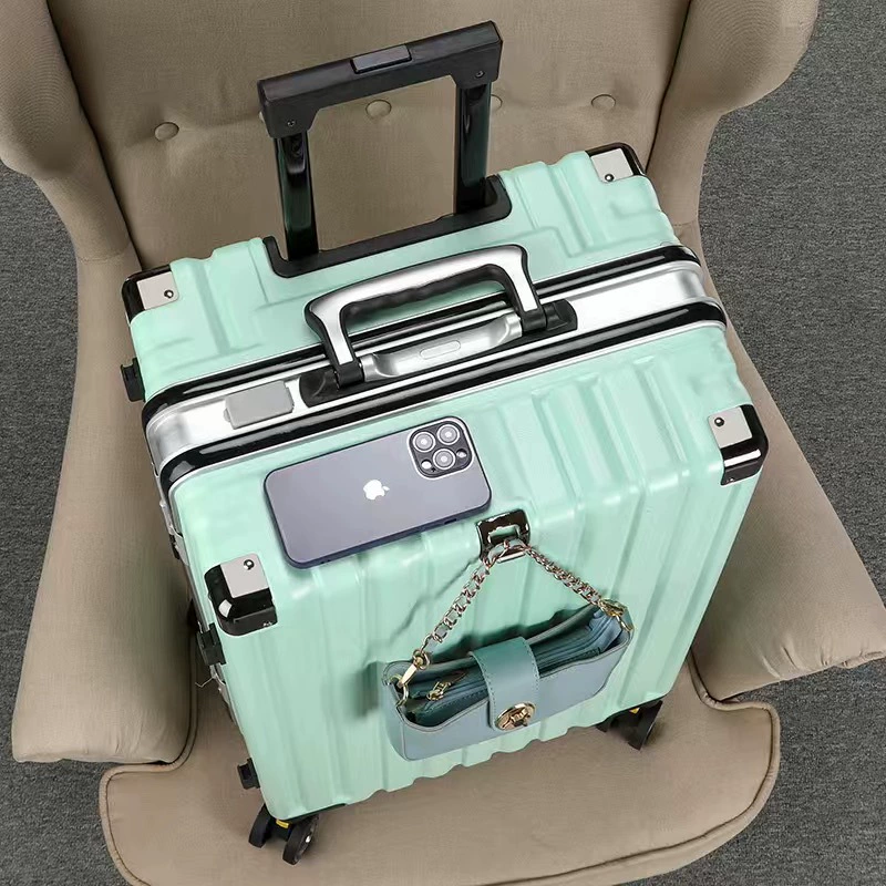 Suitcase universal, hardshell 20–28 in, wheels, explosion‑proof zipper and USB option