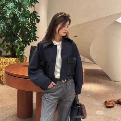 南油女装批发2025早秋新款拼皮口袋设计翻领夹克女休闲短款外套