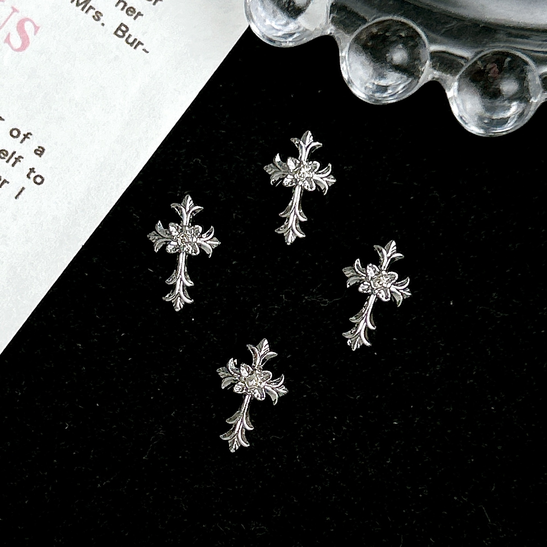 Ventas transfronterizas de joyas de manicuría cruces oro y plata super brillante diamante completo retro punk cruces joyas accesorios diy