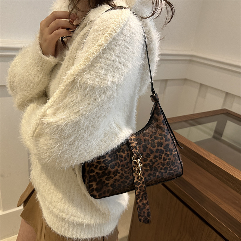 2024 red retro nicho leopardo bolso de brazo otoño invierno nuevo estilo de moda temperamento casual de trabajo viaje bolsa de hombro