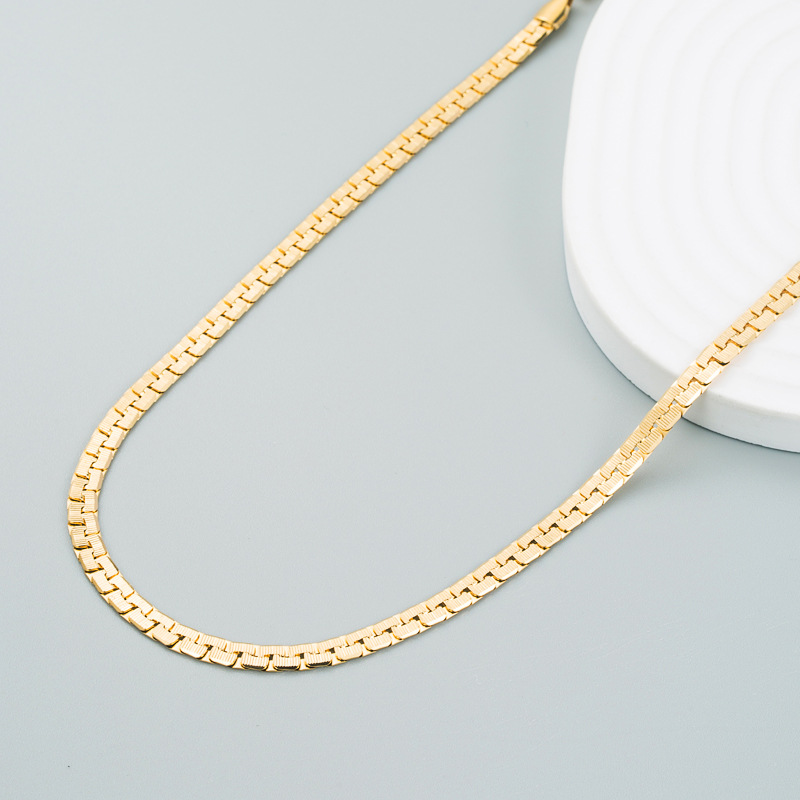 Simple Plain Geometric Ultra-thin Welding Chain Same Titanium Steel Necklace display picture 3