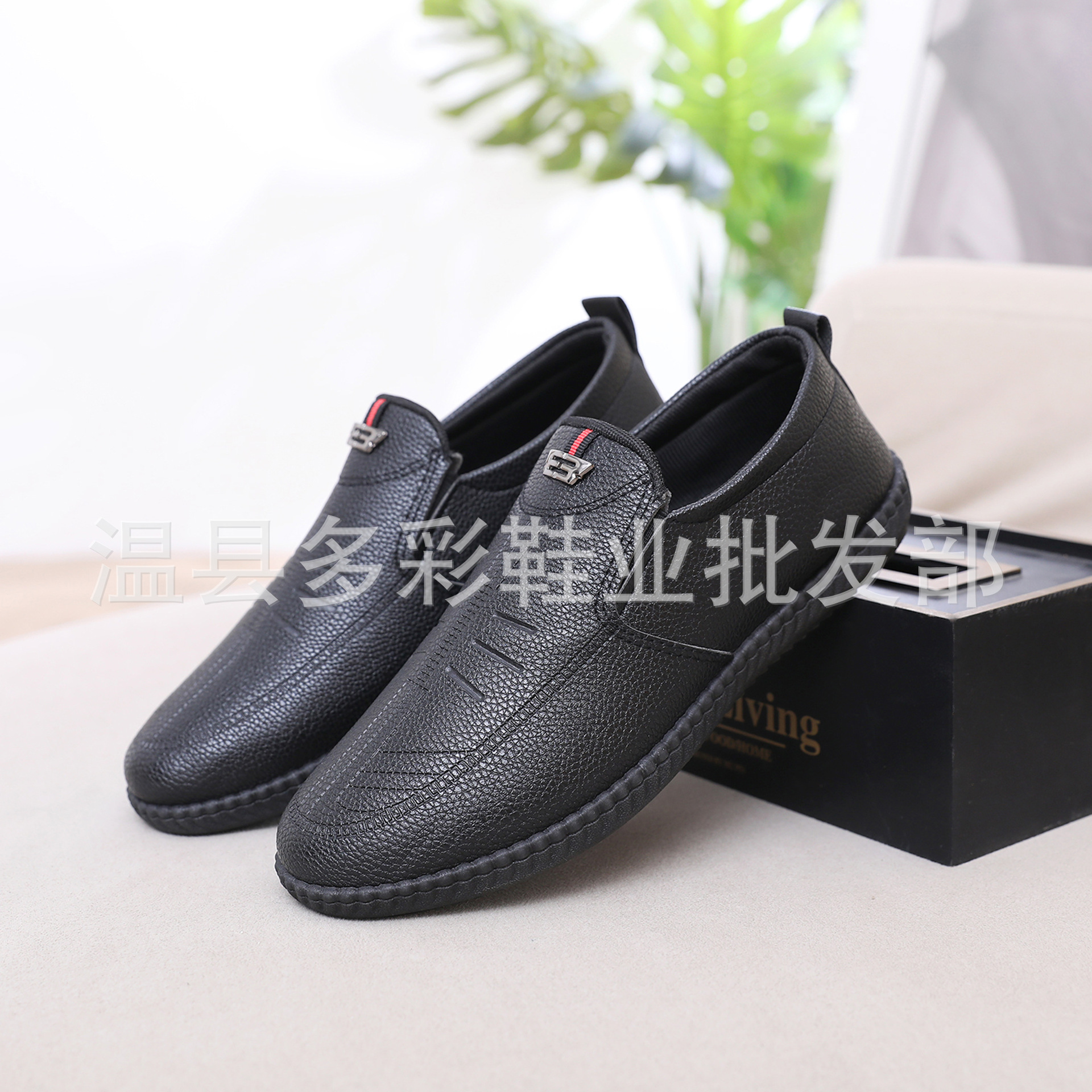 TEMU代发新款软底舒适轻便休闲鞋一脚蹬男士皮鞋开车鞋商务爸爸鞋