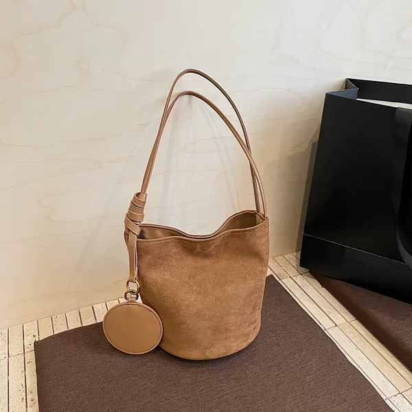 2025 New Suede Simple Casual Bucket Bag Niche Design Trendy Versatile Commuter Bag Single Shoulder Crossbody Bag