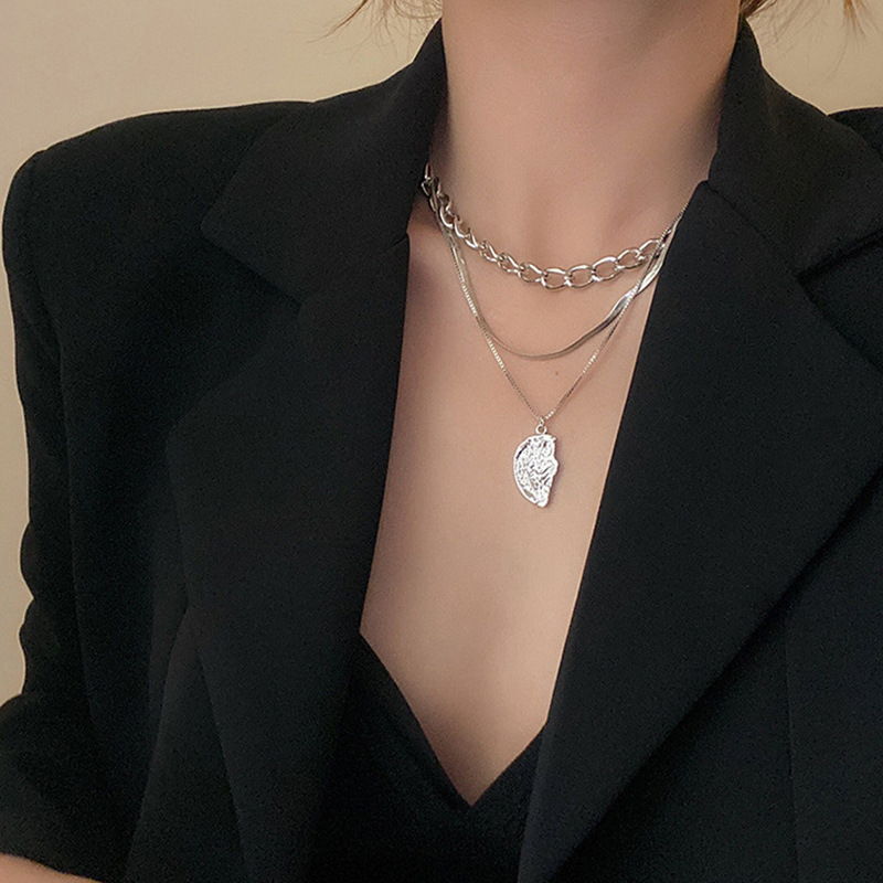 Detachable pendant
