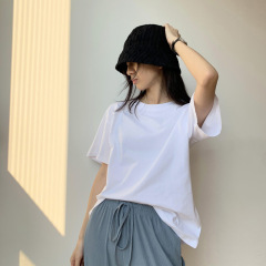 白いtシャツの女性の夏の薄い半袖の修身の純白のtTシャツの2024純色の基礎の上着の中で底のシャツを掛けます。