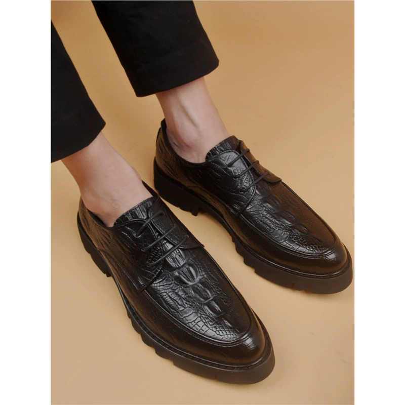 Мужские деловые повседневные кожаные туфли с рисунком крокодила
