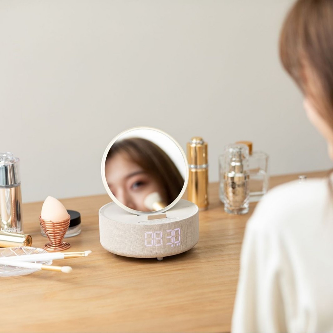 Cargador inalámbrico multifuncional de teléfono móvil de carga rápida Bluetooth sonido lámpara de noche reloj despertador lámpara de escritorio espejo de maquillaje festival