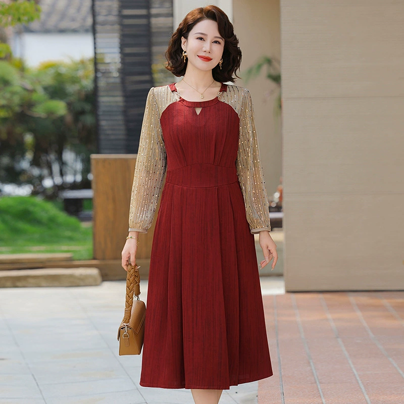 Мама одеваются модные сшитые тонкие платья Весна и Осень 2025 Новый элегантный темперамент с уменьшением возраста с длинными рукавами