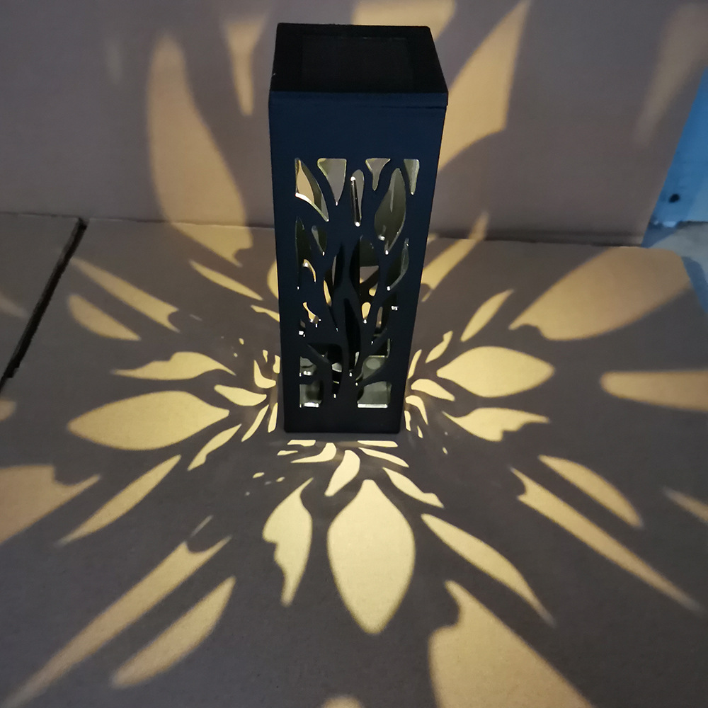 Hoja solar lámpara de césped hueco lámpara de enchufe de tierra nueva lámpara solar hueco Fuente de la fábrica transfronteriza