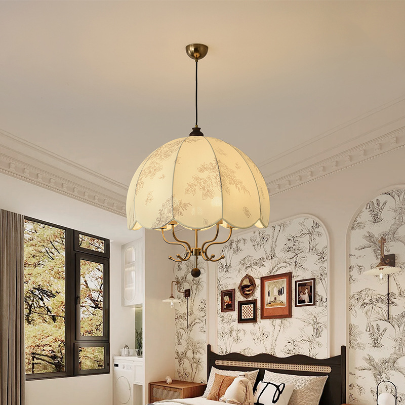 Candelabro de estilo antiguo francés LED lámpara principal de sala de estar simple sala retro patrón de tela restaurante dormitorio lámpara de casa de familia
