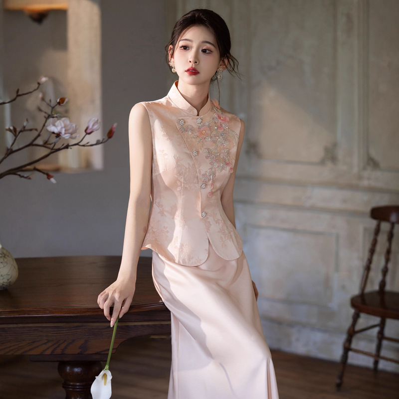 New Chinese-Style Bridal Toast Dress, Light Luxury Homecoming Qipao Two-Piece Set, Women's National Style Pink Engagement Dress with a High-End Feel New Chinese-Style Bridal Toast Dress, Light Luxury Homecoming Qipao Two-Piece Set, Women's National Style Pink Engagement Dress with a High-End Feel