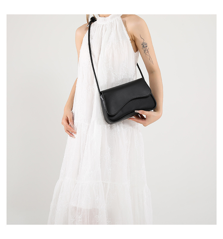 Underarm bag for women, new autumn 2024 fashion and niche design, single-shoulder crossbody bag, stylish and relaxed small square bag undefined