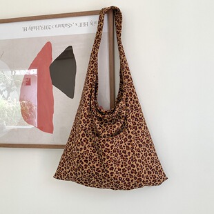New Tote Bag Women's High-end Sense Personalized Trendy Large-capacity Coommuter Bag Casual Personalized Leopard Print Shoulder Bag Ins