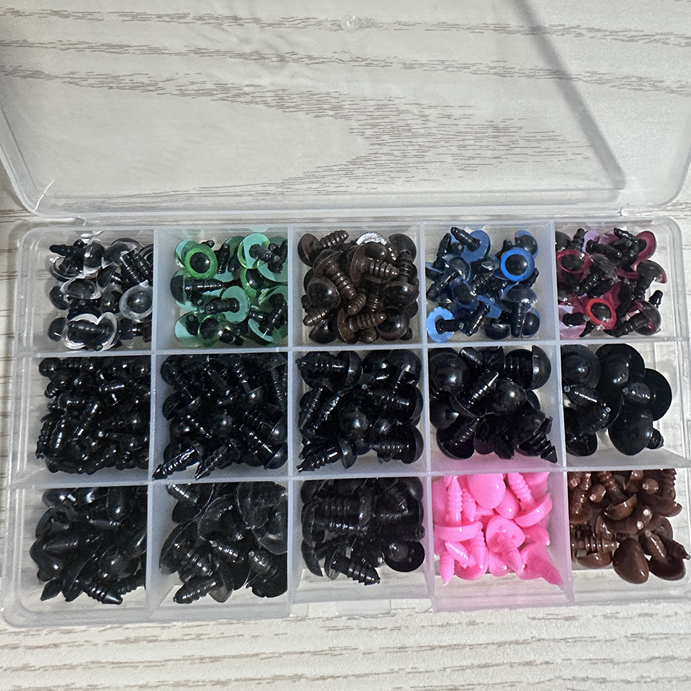 Plastic toy with accessories