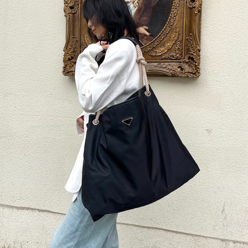 Casual Oxford Cloth Commuter Tote Bag for Women, New Style, Simple and High-End, Large Capacity, Underarm Single Shoulder Bag, Lazy Style