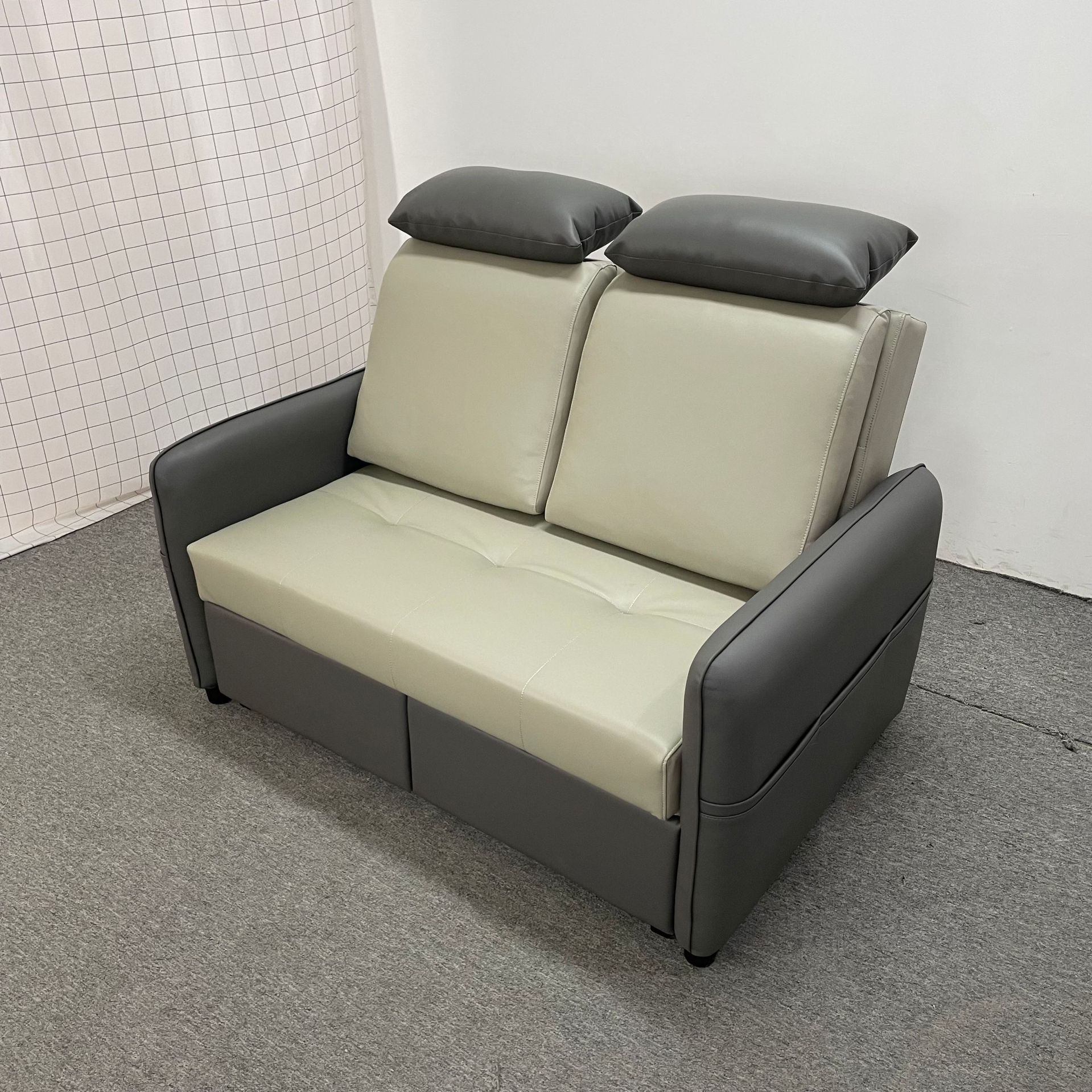 Sofá cama plegable de pequeño apartamento de alquiler sala de estar multifunción sofá de cuero de doble uso