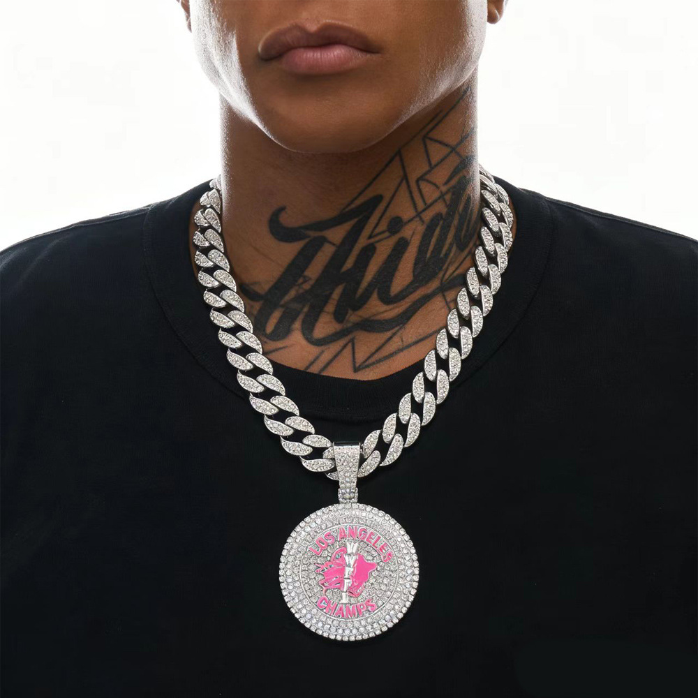 Europa y América Hip Hop estilo LADY ASSASSINS campeón colgante completo collar de cadena cubana se puede personalizar LOGO