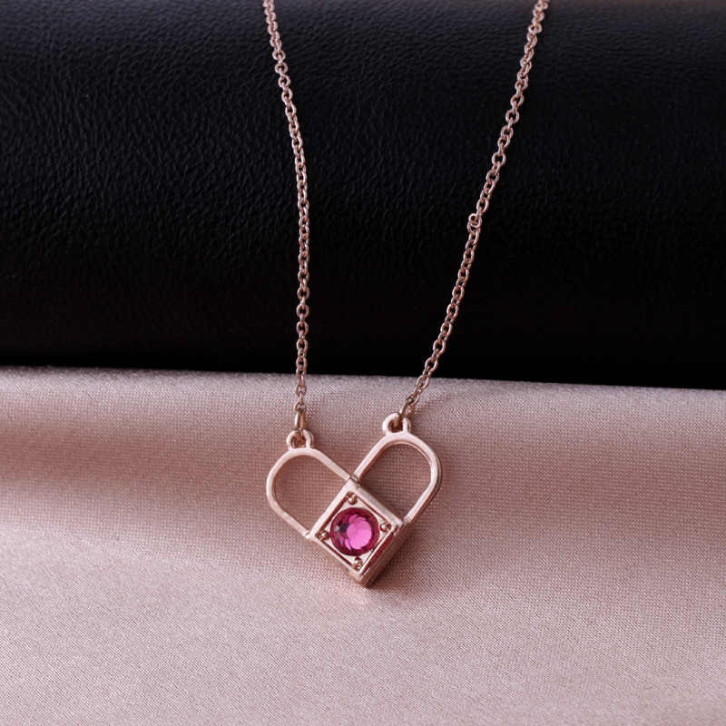 网红同款一生锁爱心形项链时尚可变形吊坠小香风锁骨链一款多戴