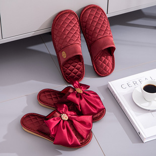 �Y����Ь���^����Ь�����»�Ҿ�Ь�tɫϲ�c��Ů�S��ֱ�Nһ�����l