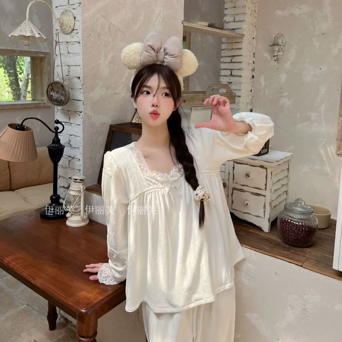 春秋新款U领蕾丝边海岛绒女士睡衣甜美可爱吊家居加厚睡衣套装