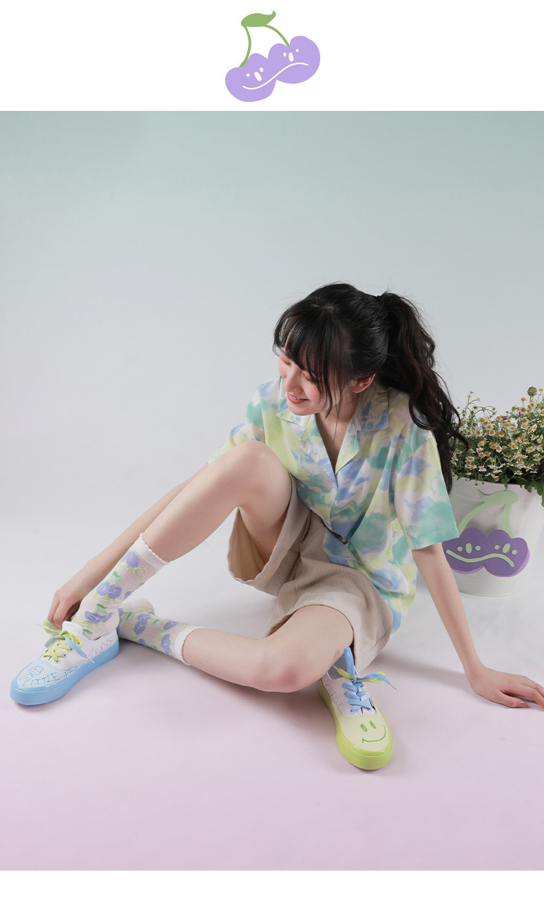 Female sweet color matching tube socks
