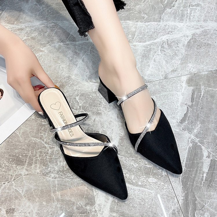 Punta estrecha cerrado dedo del pie medio zapatillas de verano nuevo rhinestone con Mediados de talón grueso talón medio zapatillas casual hogar cómodo Flip Flop