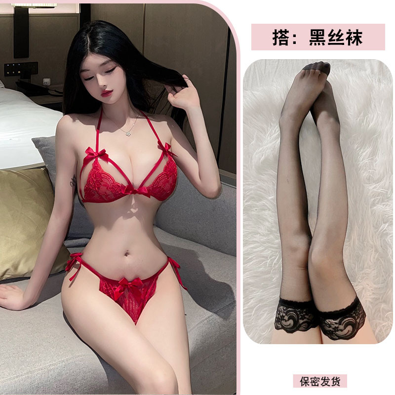 버건디 쓰리포인트 슈트 + 블랙 스타킹