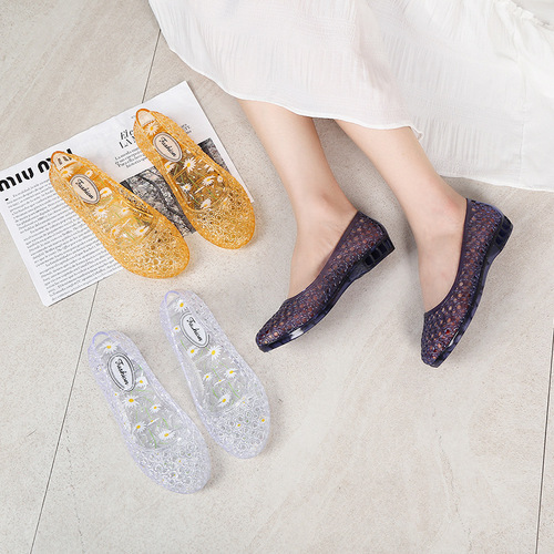 Hollywood Crystal Hollow Low Heel Sandals for Women Summer Outdoor Wear, Mother Fashion Korean Version Jelly Toe Cover Platform Anti-Slip Single Shoes