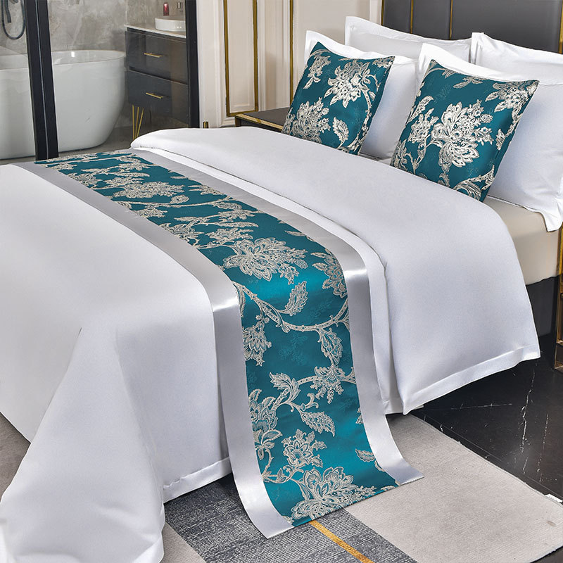 가장자리가 있는 녹색 배경 꽃