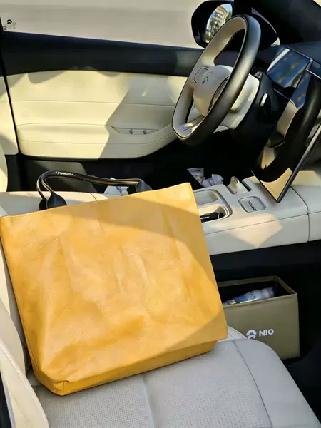 Popular DuPont paper bags for car company opening advertising campaigns, eco-friendly gift bags [customizable]