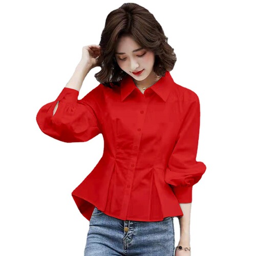 A white long-sleeved single-breasted button-up shirt with a stand-up collar, embodying a Japanese style that is suitable for commuting and provides a slimming, tailored fit.