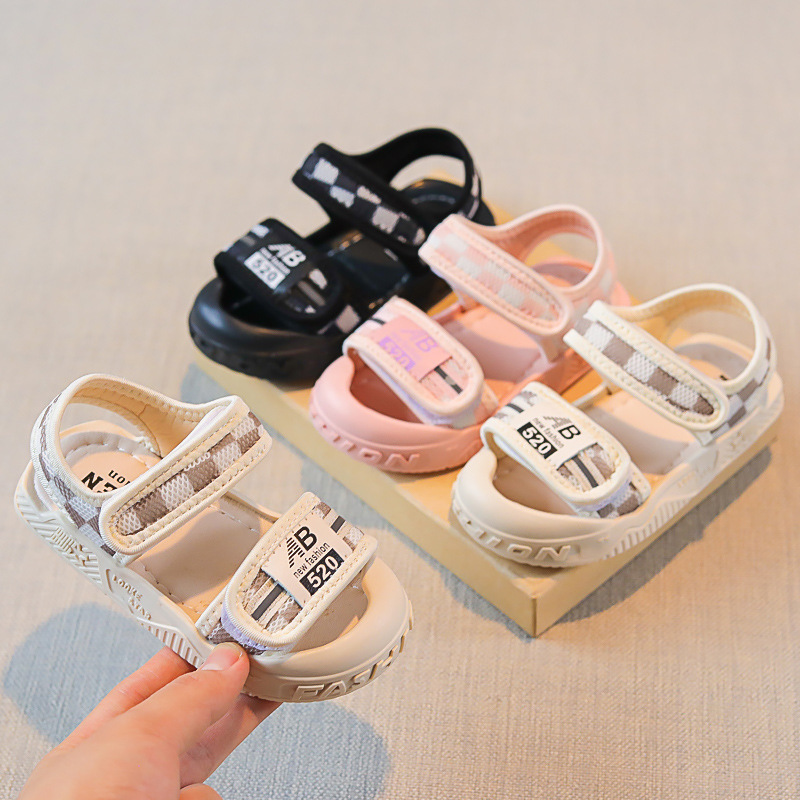 Sandalias para niños con envío directo, verano 2025, zapatos de playa para niños con suela blanda, zapatos cerrados para bebés, anti-patadas, ligeros