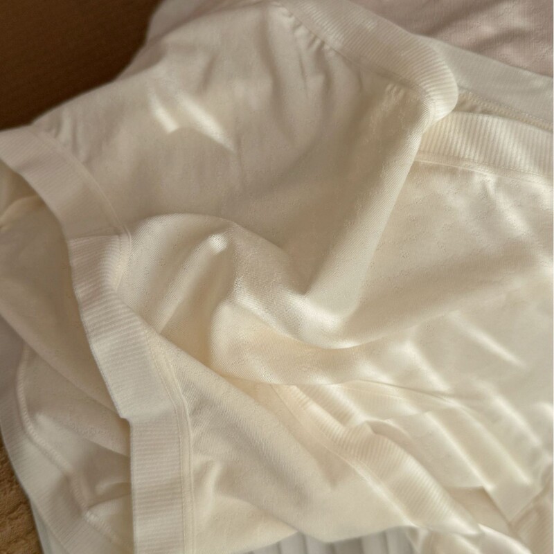 2026 Spring and Summer Mulberry Silk Crotch N011-1 Ultra-Fine Lenzing Modal Perforated Soft Breathable Mid-Waist Women's Underwear 2026 Spring and Summer Mulberry Silk Crotch N011-1 Ultra-Fine Lenzing Modal Perforated Soft Breathable Mid-Waist Women's Underwear
