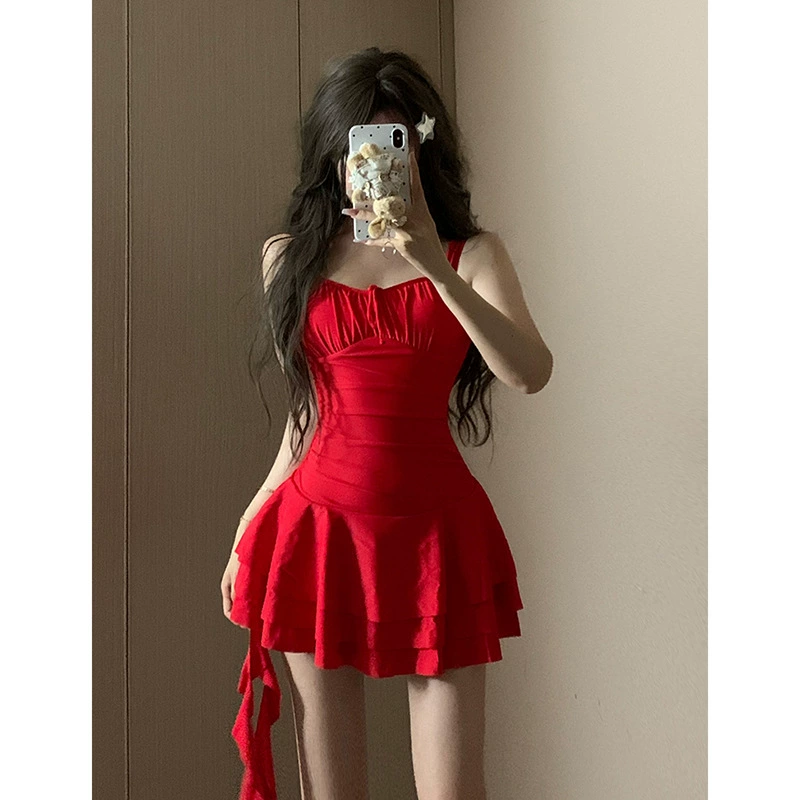 Женский купальник 2025 года, новый цельный стиль юбки для маленьких людей, элитный, консервативный, закрывающий тело, слегка толстые девушки, пляжный отдых.