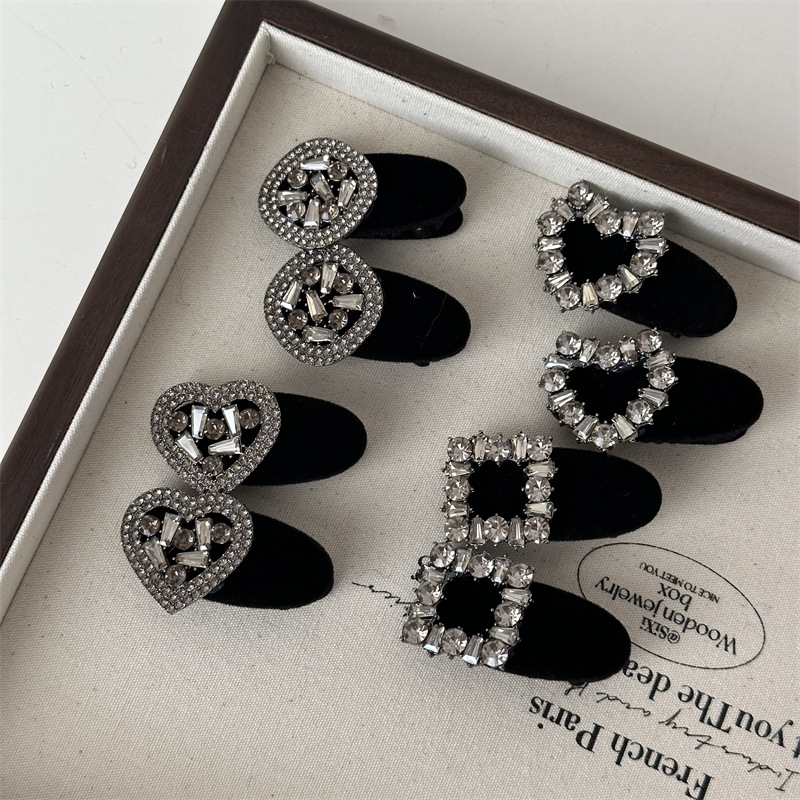 Fermaglio per capelli a forma di becco d'anatra con strass quadrati floccati in stile coreano Mini fermaglio per capelli con frangia piccola di alta qualità_voghion.com