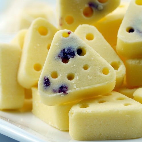 Fresh milk cheese Inner Mongolia cheese triangle cheese cheese cheese cheese legend 500g