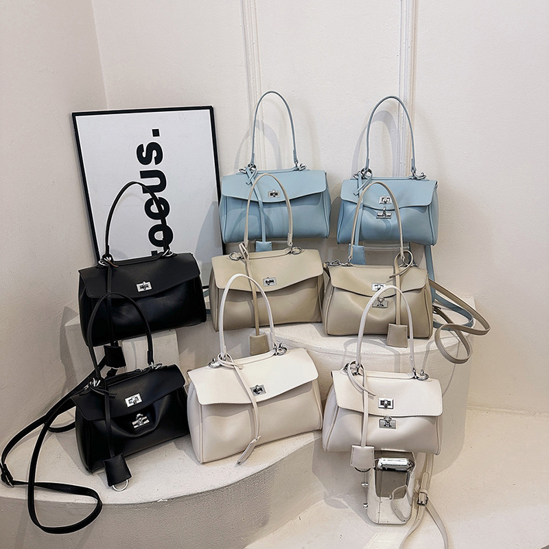 2025 New Simple Commuting Large Bag Niche Tote Bag Women's Large Capacity Soft Leather Crossbody Bag Versatile Work Bag 2025 New Simple Commuting Large Bag Niche Tote Bag Women's Large Capacity Soft Leather Crossbody Bag Versatile Work Bag