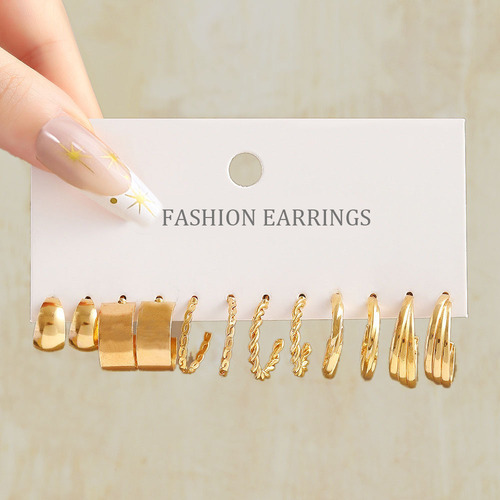 Elegant and Luxurious Gold Hoop Earrings for Women - Fashionable, Unique, and Design-Oriented European and American Style