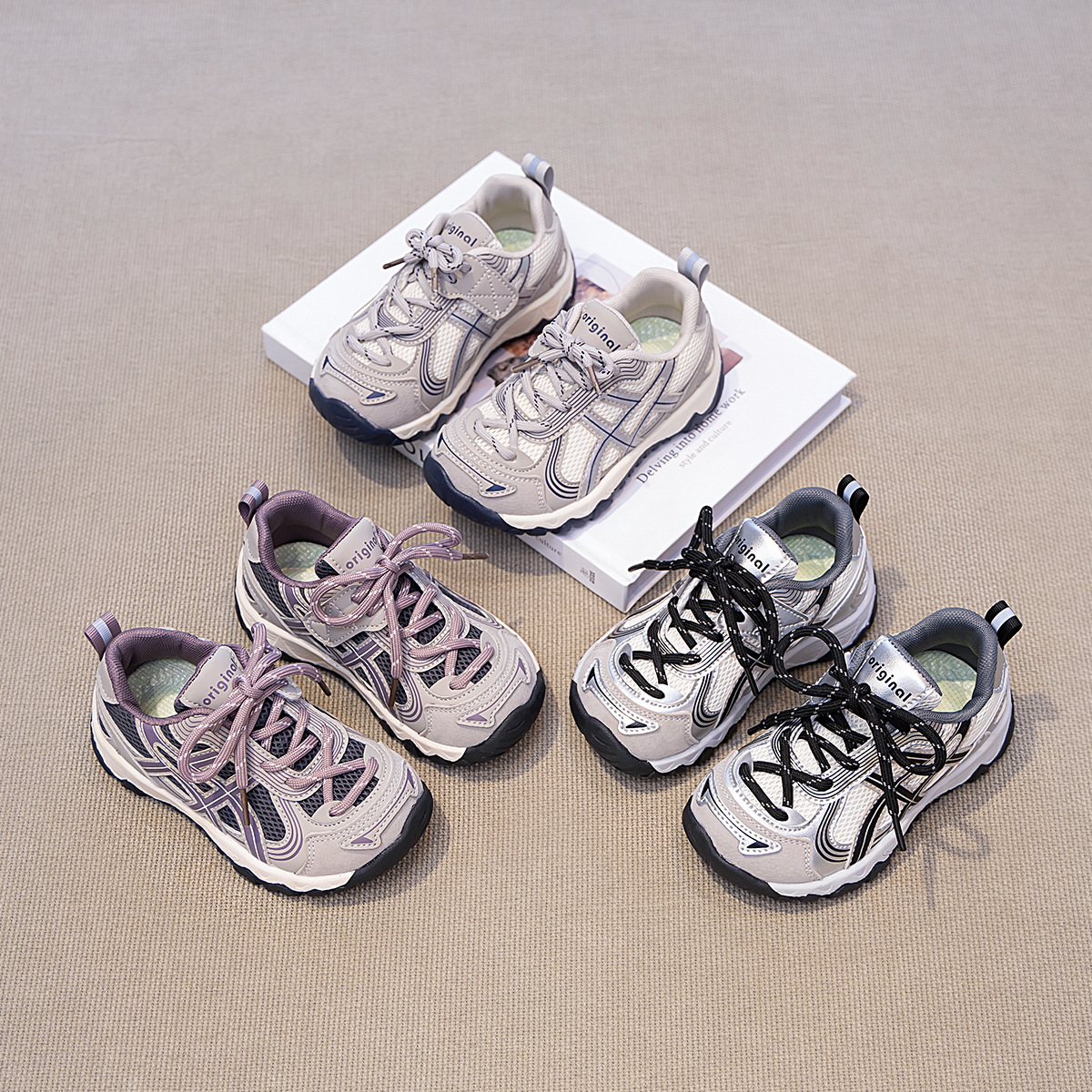 Zapatos deportivos para niños al aire libre 2026 verano niñas zapatos deportivos transpirables de malla para niños zapatos casuales de moda versátiles