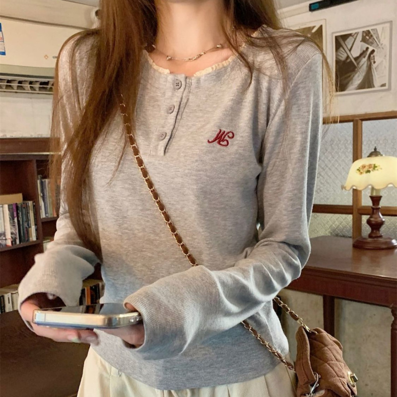 Sweet Lace Embroidered Round Neck Long-sleeved T-shirt Women's Autumn Grey Base Shirt Slim-fit Design Sense Inner Top Women