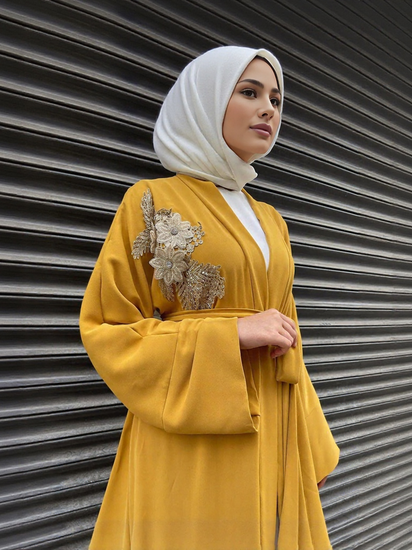 Elegantes, besticktes muslimisches Abaya-Kleid-Set – Dubai-Stil, schlichtes langes Gewand mit Applikations-Cardigan, islamisches Gebetsoutfit in Kurkuma-Farbe_voghion.com