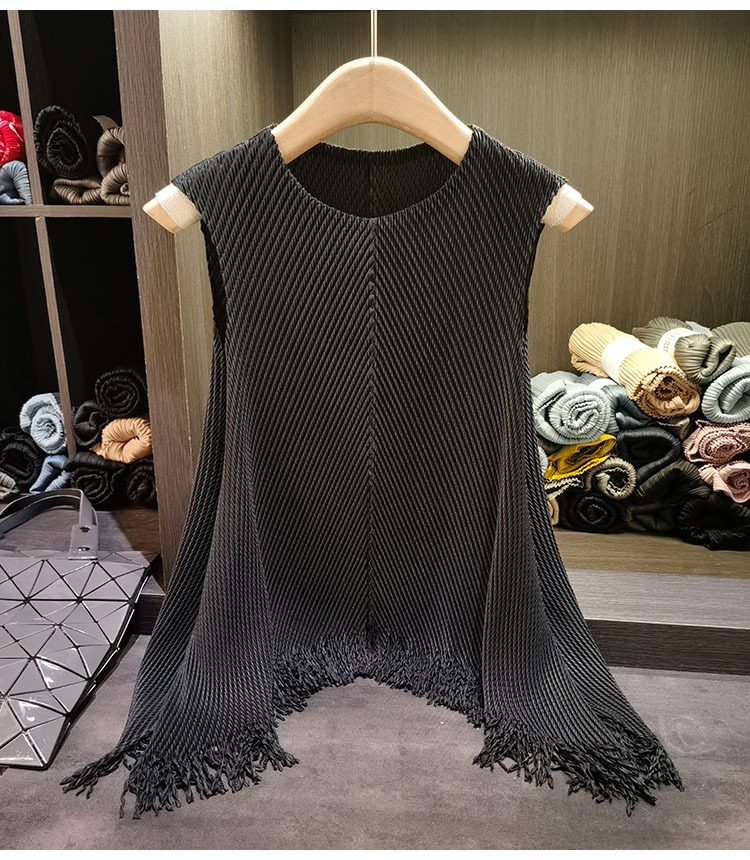 Áo thun nữ cổ tròn tay ngắn chất liệu mềm mại, thiết kế xếp ly vảy rồng kết hợp tua rua không đối xứng — màu đen, Màu hồng, màu trắng, màu kaki chi tiết 14