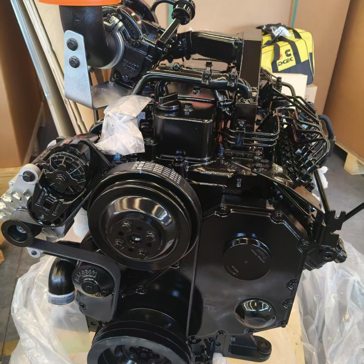 现代220挖掘机用柴油发动机 康明斯B5.9柴油发动机