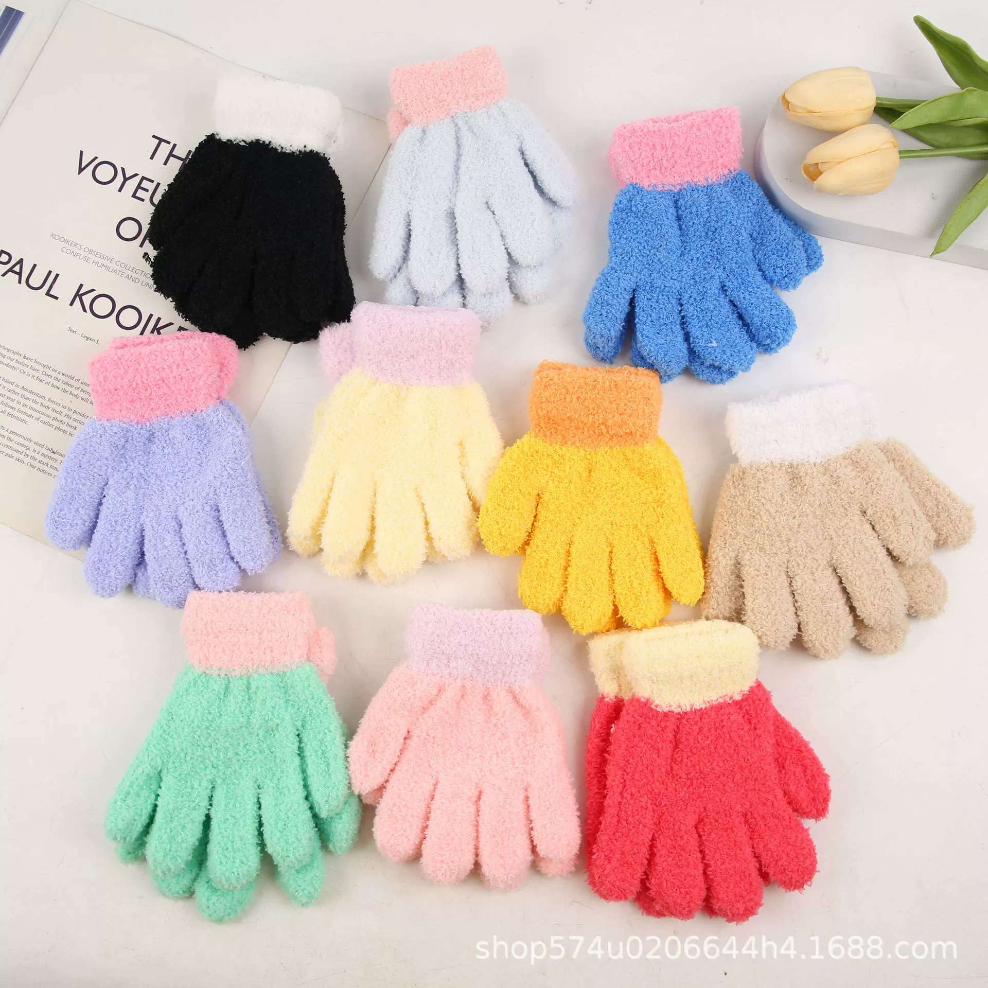 Зимние детские полубархатные милые теплые перчатки, детские перчатки, мягкие детские перчатки, которые можно прикрепить к аксессуарам по своему желанию.