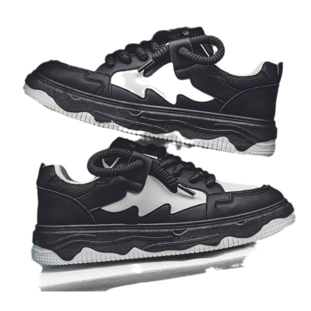 Zapatos de hombre otoño 2025 nuevos deportes casuales tendencia de estudiantes coreanos con suela gruesa aumentada popular explosión zapatos de skate para hombres