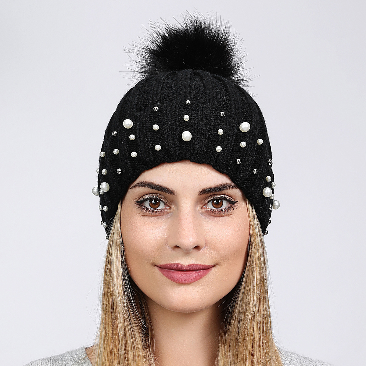 Women's Fashion Solid Color Pom Poms Pearl Crimping Wool Cap display picture 2