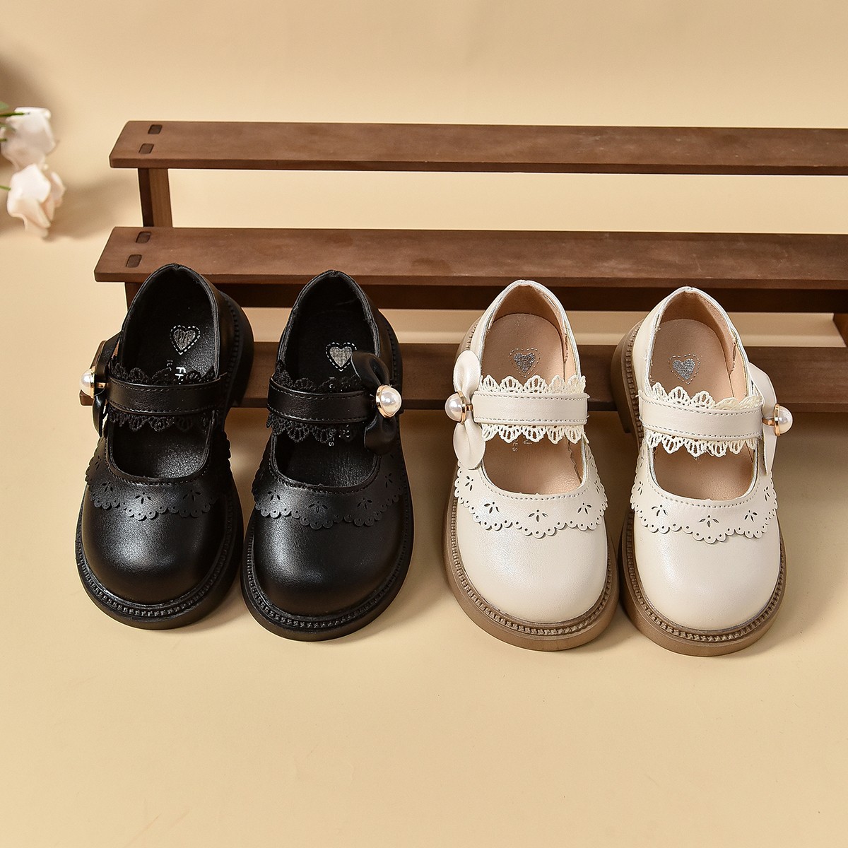 Zapatos de cuero para niñas 2026 primavera y otoño nuevos zapatos de estilo único para niños Marizhen moda princesa zapatos de espectáculo negro