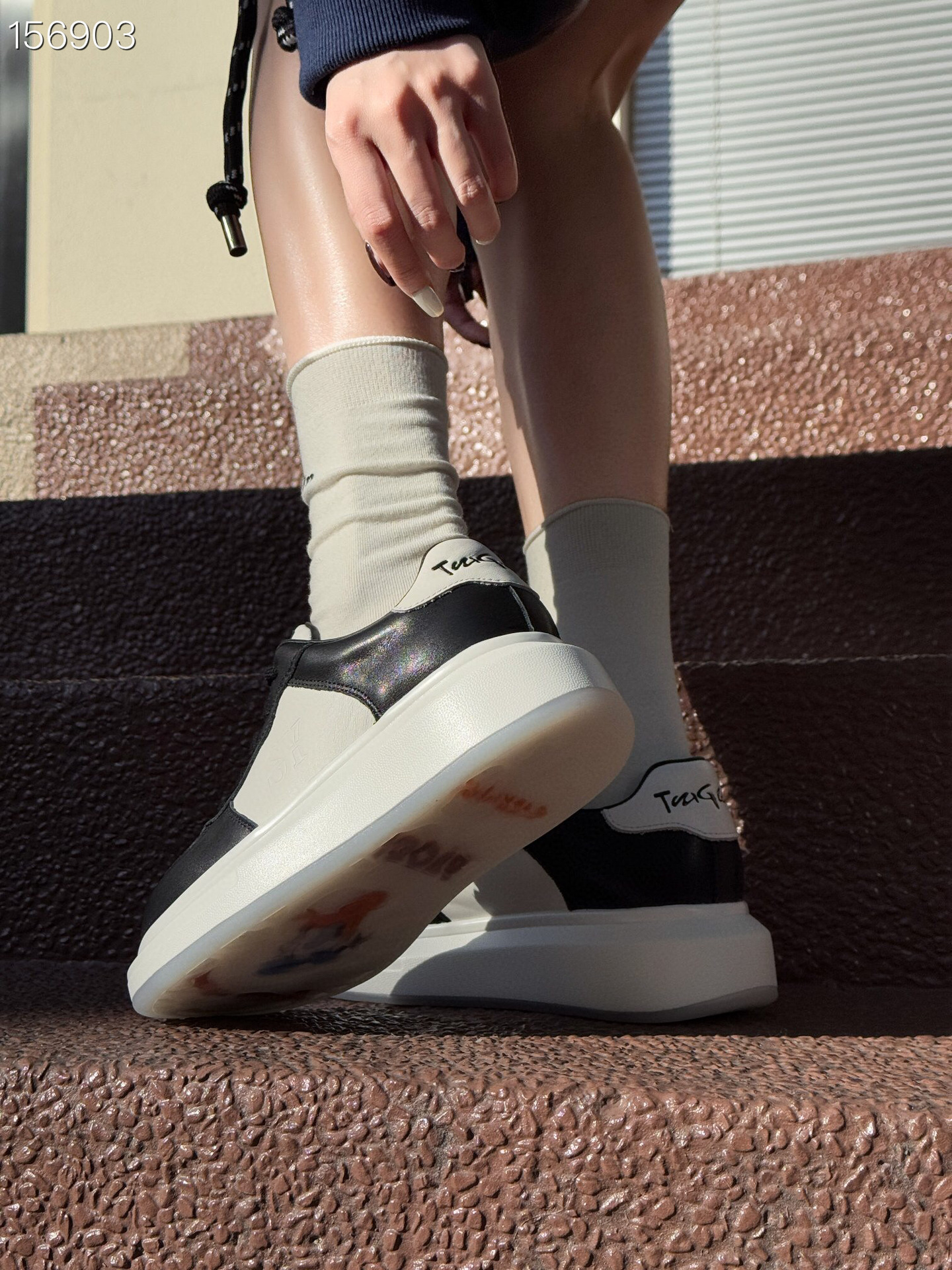 Giày sneaker nữ đế dày chunky trắng thoáng khí mùa hè 2024 — Màu trắng chi tiết 9