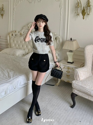 Tmall shake quality embroidery letter knitted shirt T-shirt women's summer design underlining shirt short-sleeved top